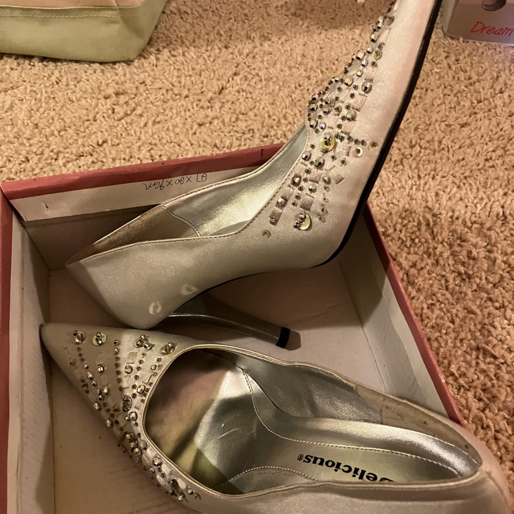 Silver Delicious wedding-type, special occasion heels - Picture 2 of 3